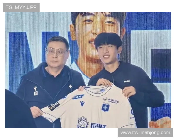 中国球员魏祥鑫飞抵巴黎，开启欧塞尔留洋生涯