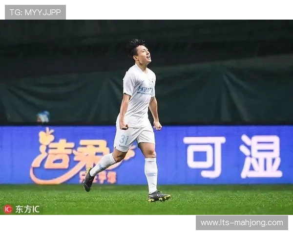 伊兰点球绝平滑跪，巴黎FC球迷落泪