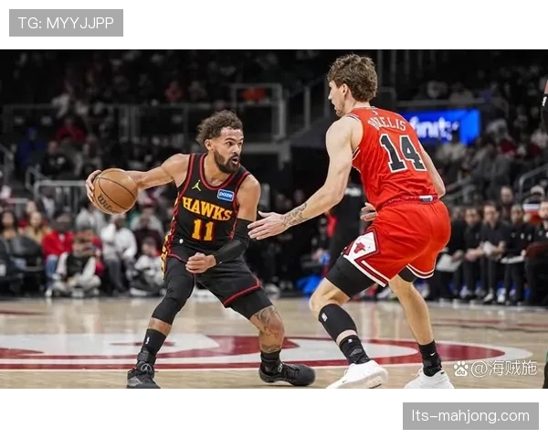 “消息：老鹰后卫特雷-杨因肩伤预计缺席，球队将更多由穆雷发起“西班牙挡拆””